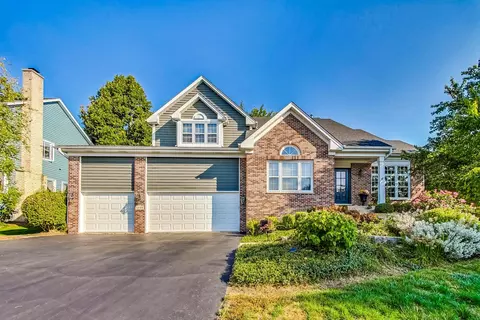 1235 Rodgers Ct, Lake Zurich, IL 60047
