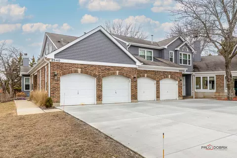2540 Live Oak Ln, Buffalo Grove, IL 60089