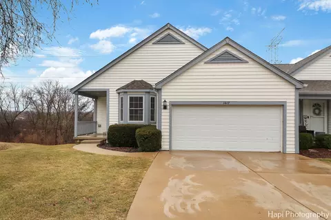 1417 Garnet Ct, Gurnee, IL 60031
