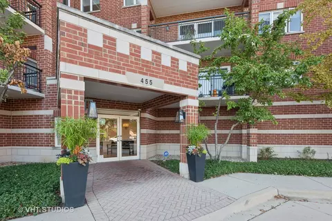 Exterior - 455 W Front St #404, Wheaton, IL 60187 photo 2 of 4