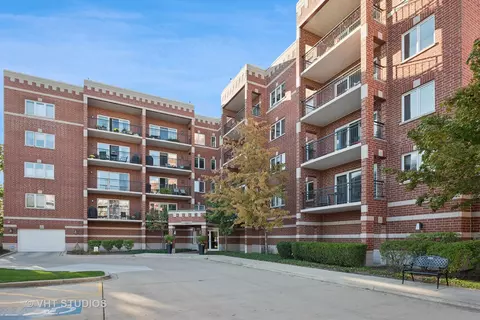 455 W Front St #404, Wheaton, IL 60187