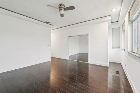 Bedroom - 528 E 45th St, Chicago, IL 60653 photo 3 of 6
