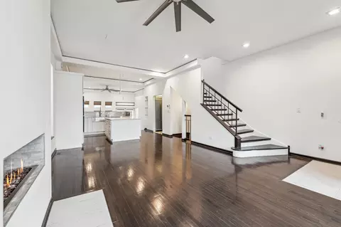 Living - 528 E 45th St, Chicago, IL 60653 photo 3 of 7