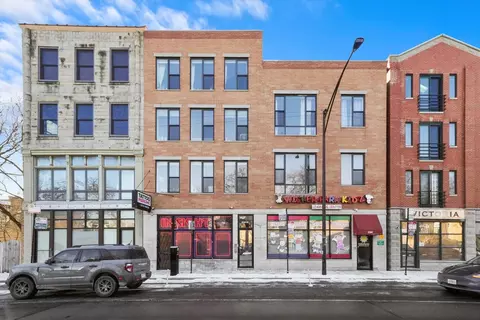 1064 N Milwaukee Ave #3W, Chicago, IL 60622