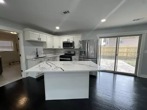 Kitchen - 18337 Hickory St, Lansing, IL 60438 photo 1 of 1