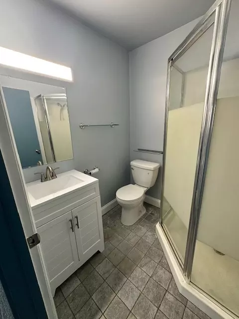 Bath - 2606 Dove St, Rolling Meadows, IL 60008 photo 1 of 4