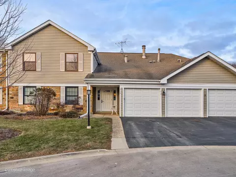 212 Scarsdale Ct #C2, Schaumburg, IL 60193