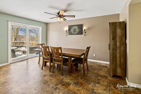 Dining - 831 N River Dr, Kankakee, IL 60901 photo 3 of 5