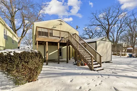 Exterior - 831 N River Dr, Kankakee, IL 60901 photo 3 of 5