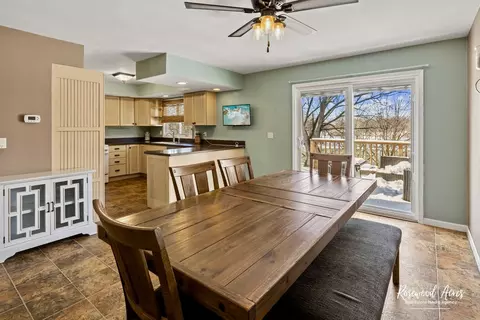 Dining - 831 N River Dr, Kankakee, IL 60901 photo 2 of 5