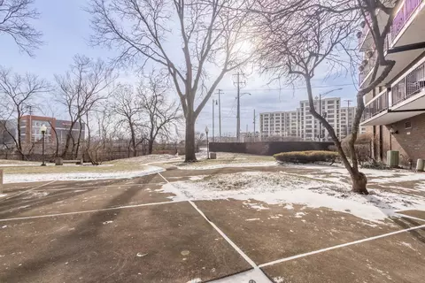 Exterior - 711 S River Rd #507, Des Plaines, IL 60016 photo 4 of 5