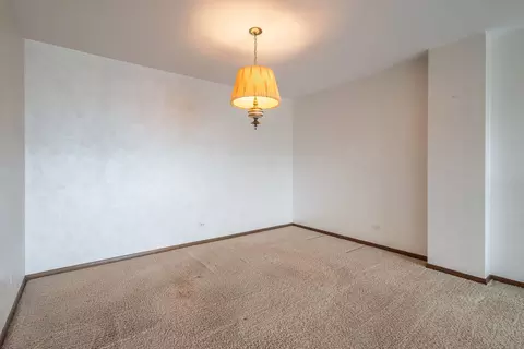 Bedroom - 711 S River Rd #507, Des Plaines, IL 60016 photo 1 of 4