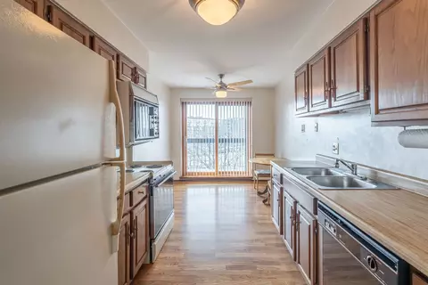 Kitchen - 711 S River Rd #507, Des Plaines, IL 60016 photo 1 of 5
