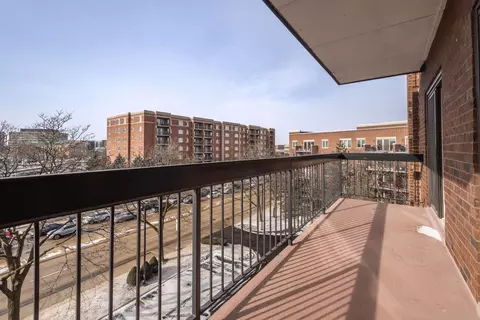 Exterior - 711 S River Rd #507, Des Plaines, IL 60016 photo 2 of 5