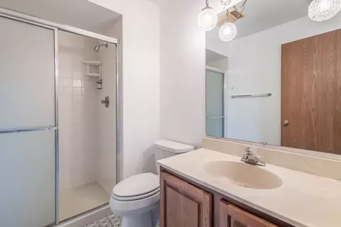Bath - 711 S River Rd #507, Des Plaines, IL 60016 photo 3 of 3