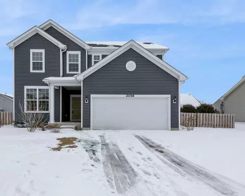 2016 Foxridge Dr, Island Lake, IL 60042