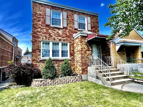 3910 W 69th Pl, Chicago, IL 60629