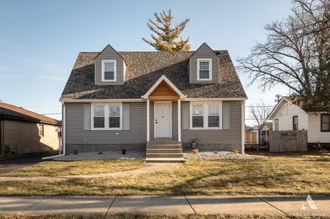8613 Menard Ave, Burbank, IL 60459