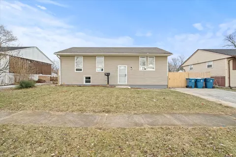 1875 Reichert Ave, Sauk Village, IL 60411