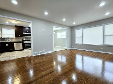 Living - 14331 Ingleside Ave, Dolton, IL 60419 photo 3 of 5