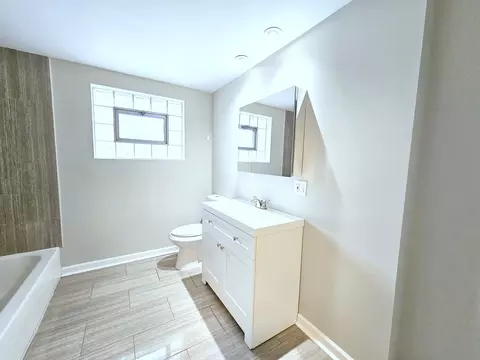 Bath - 14331 Ingleside Ave, Dolton, IL 60419 photo 2 of 4