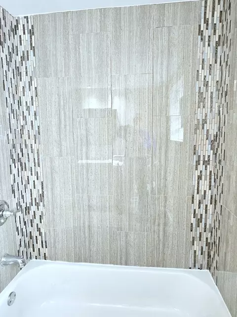 Bath - 14331 Ingleside Ave, Dolton, IL 60419 photo 3 of 4
