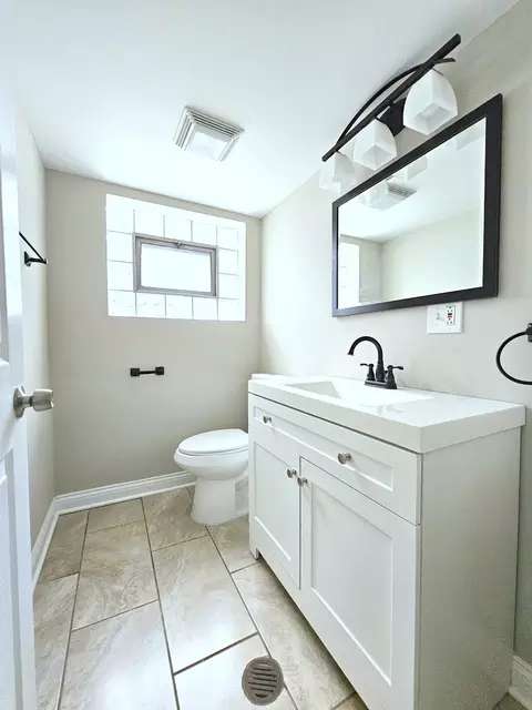 Bath - 14331 Ingleside Ave, Dolton, IL 60419 photo 4 of 4