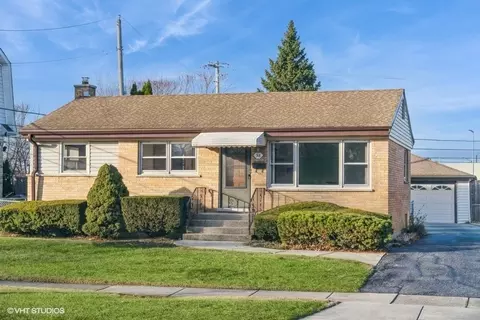 38 Wisconsin Dr, Des Plaines, IL 60016