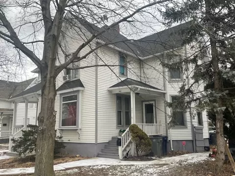 461 S State St, Elgin, IL 60123 photo 2