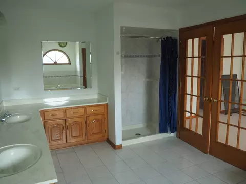 Bath - 26560 S Anna Ln, Monee, IL 60449 photo 5 of 6