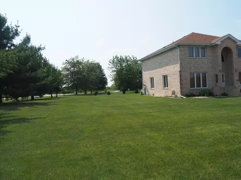 Exterior - 26560 S Anna Ln, Monee, IL 60449 photo 3 of 4