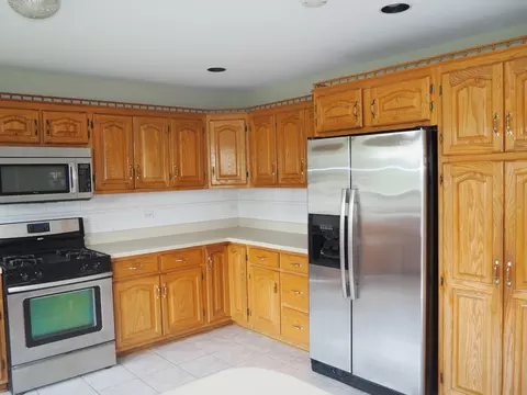 Kitchen - 26560 S Anna Ln, Monee, IL 60449 photo 4 of 6