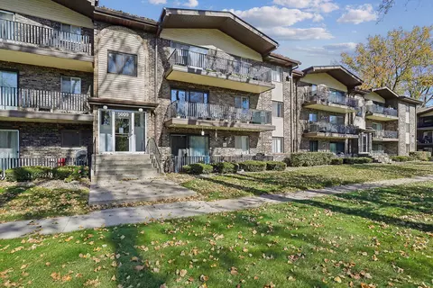5009 135th St #20, Crestwood, IL 60445