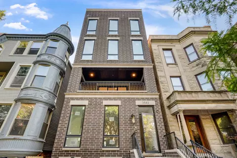 3541 N Fremont St #PH, Chicago, IL 60613