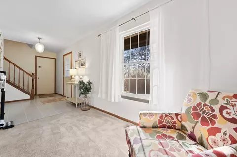 6251 Eagle Ridge Dr, Gurnee, IL 60031 photo 5
