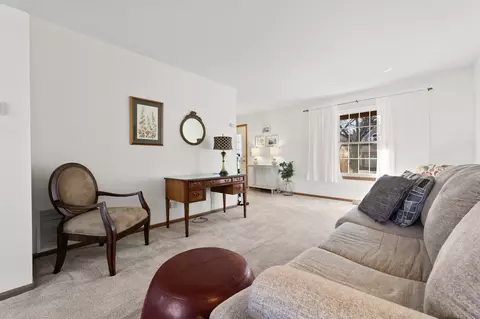 6251 Eagle Ridge Dr, Gurnee, IL 60031 photo 7