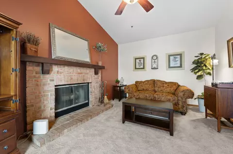 6251 Eagle Ridge Dr, Gurnee, IL 60031 photo 17