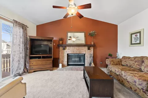 6251 Eagle Ridge Dr, Gurnee, IL 60031 photo 14