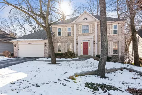 2405 River Woods Dr, Naperville, IL 60565
