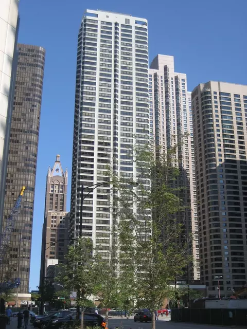 400 E Ohio St #4101, Chicago, IL 60611