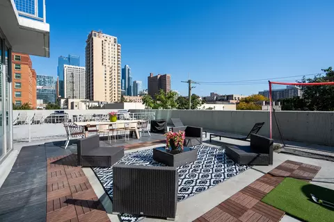 Exterior - 50 E 16th St #305, Chicago, IL 60616 photo 1 of 2