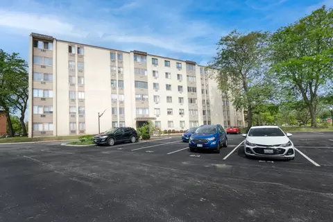9725 S Karlov Ave #503, Oak Lawn, IL 60453