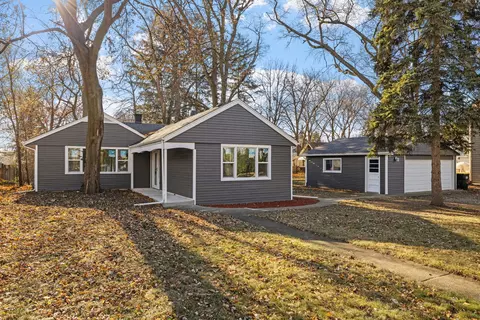 47 E Des Moines St, Westmont, IL 60559