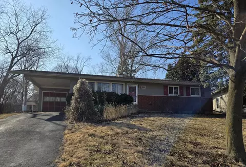 5358 Westview Ln, Lisle, IL 60532
