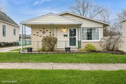 3128 Peoria St, Steger, IL 60475