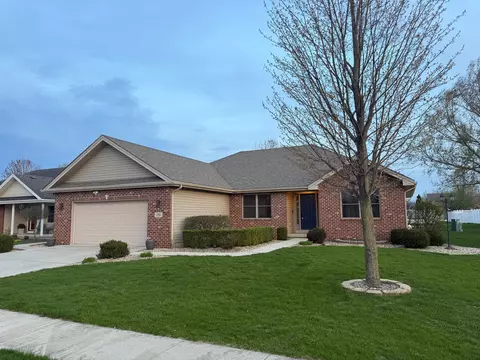 370 Centerpoint Dr N, Bourbonnais, IL 60914