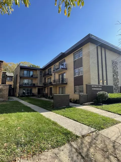 10425 S Hale Ave #3C, Chicago, IL 60643