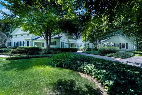 33 W179 Surrey Rd, Wayne, IL 60184