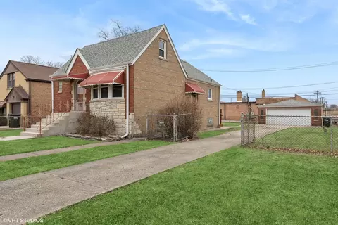 10221 S Sawyer Ave, Evergreen Park, IL 60805