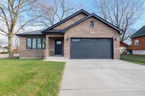 7501 Garden Ln, Justice, IL 60458